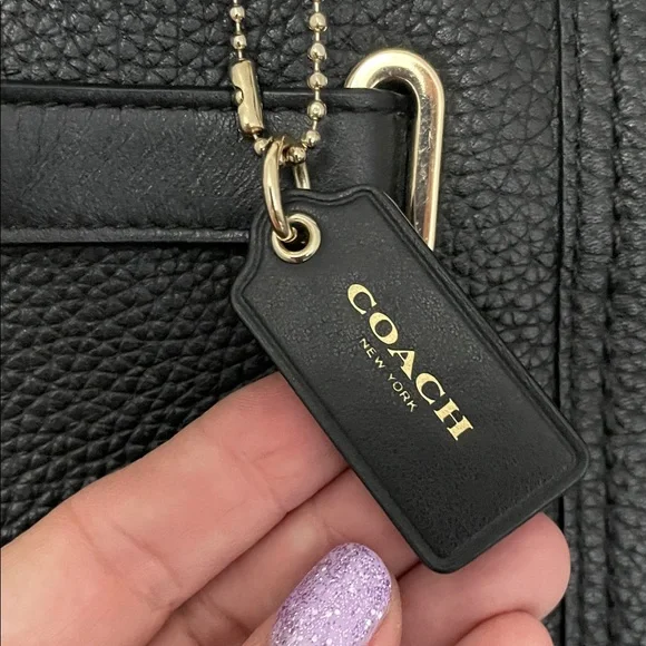 Coach Black Textured Leather Swagger Bag. Medium size EUC - Picture 2 of 6